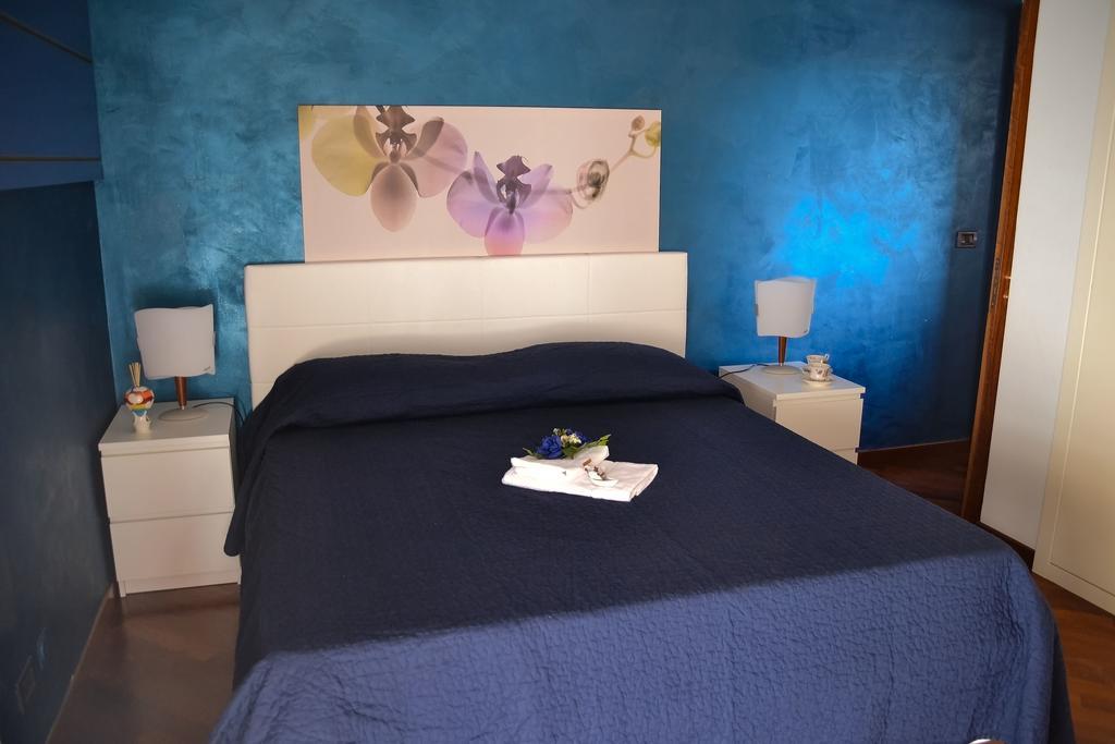 Super Attico B&B 코미소 외부 사진